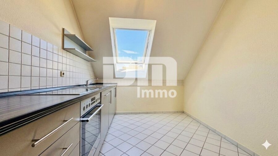 Gepflegte Maisonette Wohnung mit Studio 2x Balkon und PKW Stellplatz in Traumlage - Ebene 1 Küche